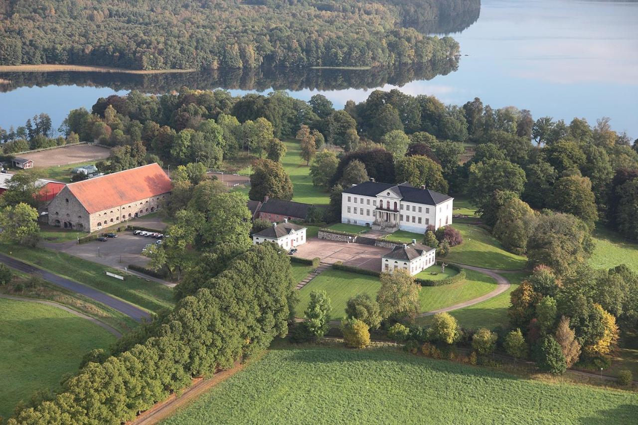Naeaes Slott Guest House Floda  Bagian luar foto
