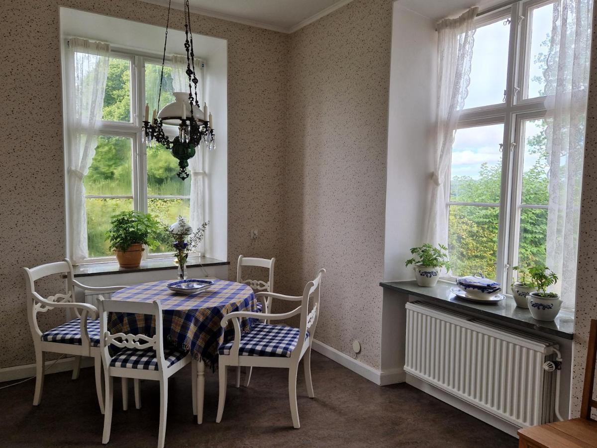 Naeaes Slott Guest House Floda  Bagian luar foto