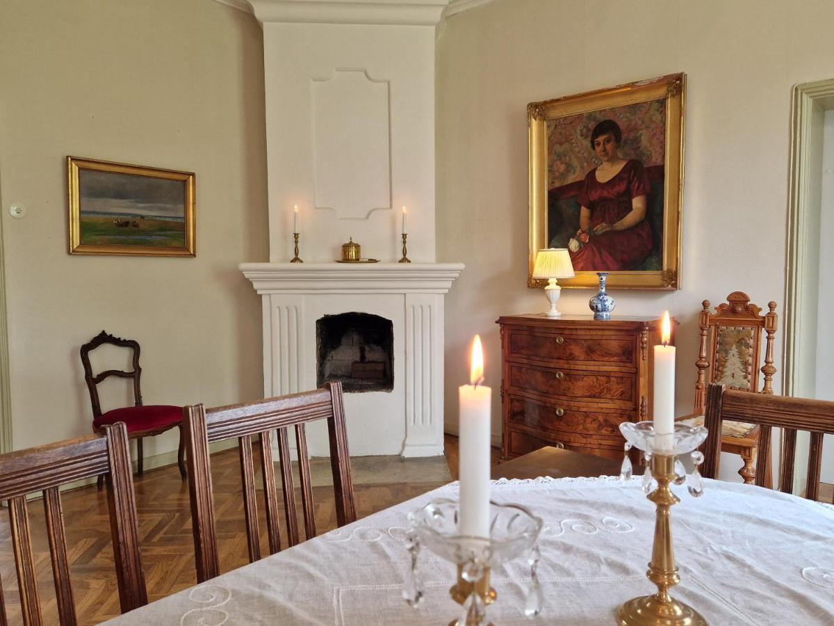 Naeaes Slott Guest House Floda  Bagian luar foto
