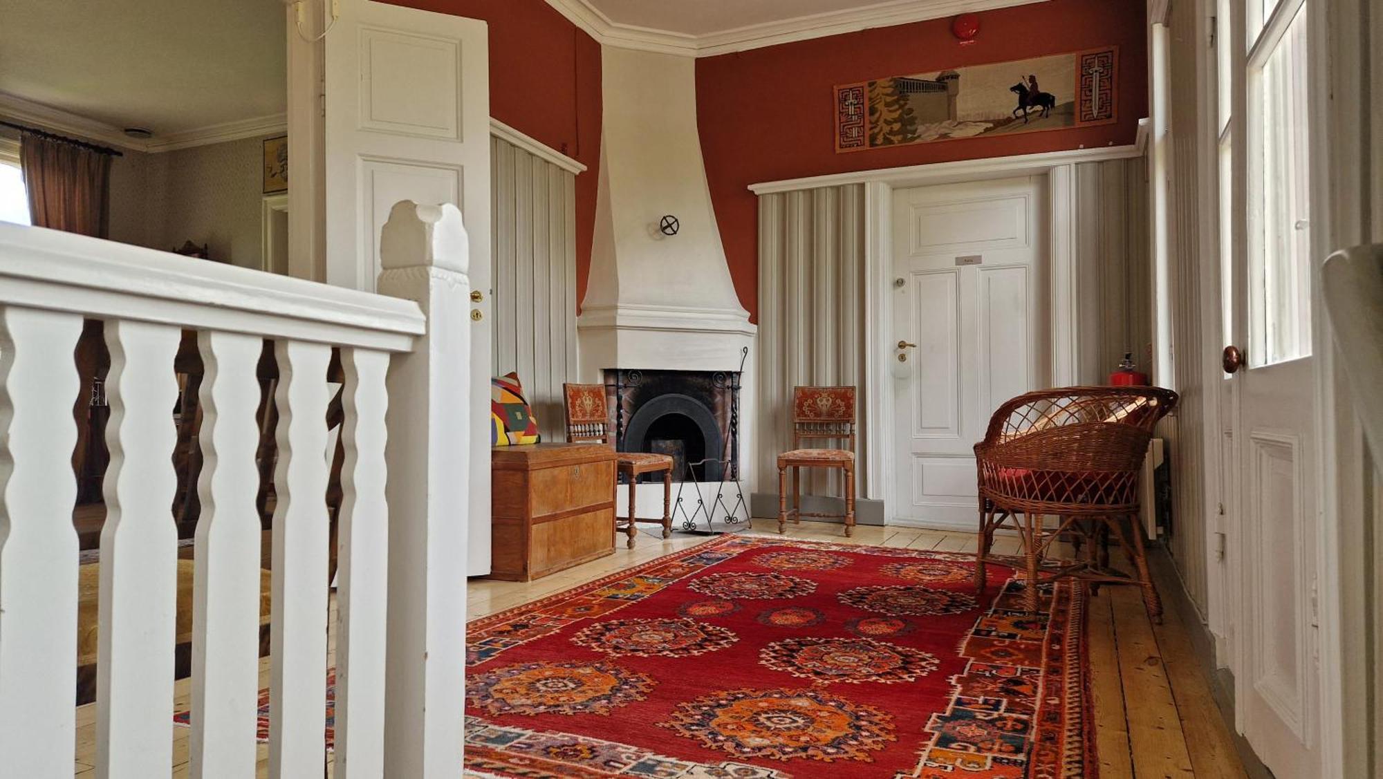 Naeaes Slott Guest House Floda  Bagian luar foto