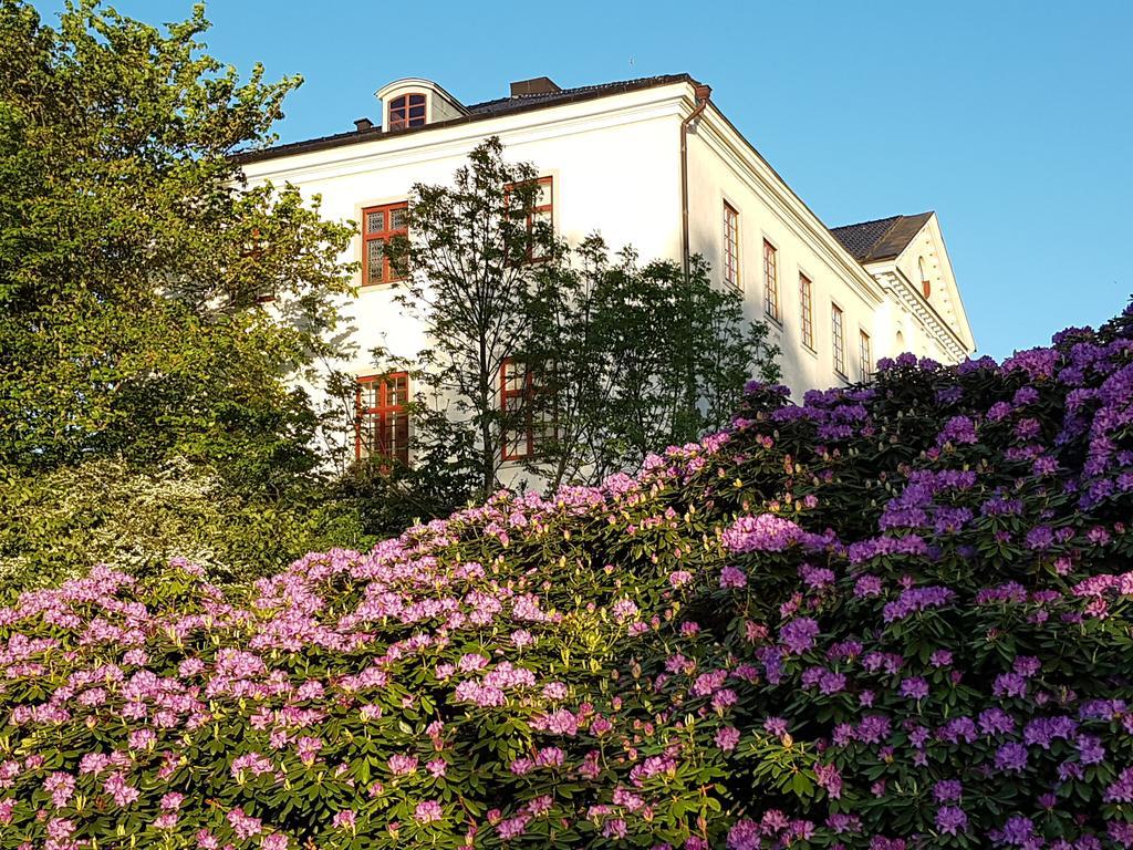 Naeaes Slott Guest House Floda  Bagian luar foto